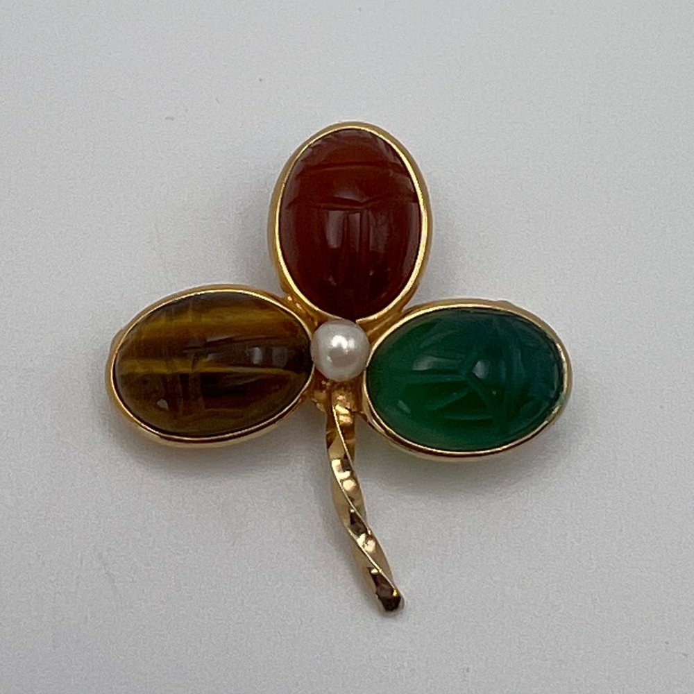 Burt Cassell Carved Scarab Gemstone Clover 1/20 12K Brooch